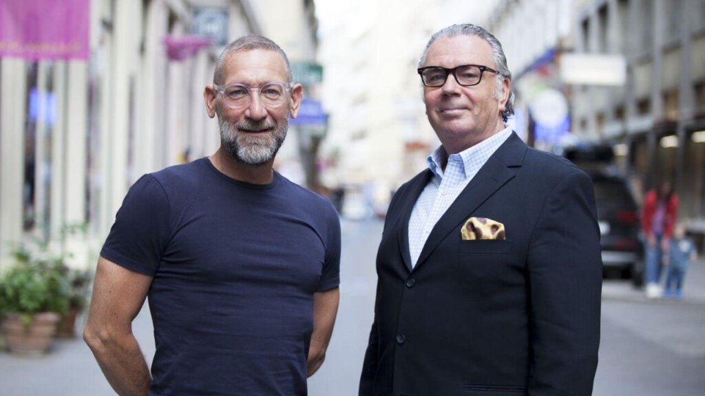 Bernd Platzer (links) und Maximilian Mondel sind die beiden Initiatoren der MARKETING X: „Bei der MARKETING X am 15. und 16. Oktober 2025 in Wien erhalten Marketer die Möglichkeit, dem Hamsterrad für zwei Konferenztage zu entfliehen, ihr Wirken zu reflektieren und im Idealfall neu zu ordnen.“